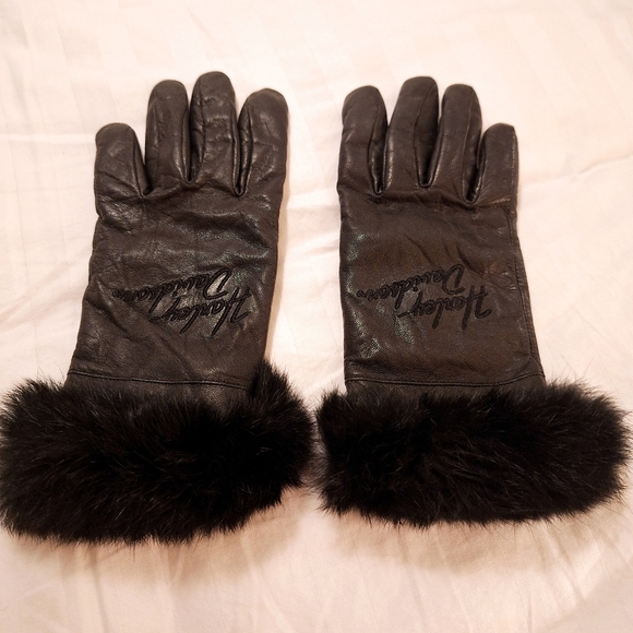 Harley Davidson Black Leather Gloves with Fur Trim - Picture 2 of 4